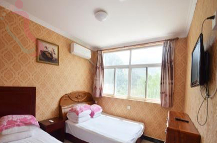 北京房山区玻璃台斯琴格日乐农家院房间图片2