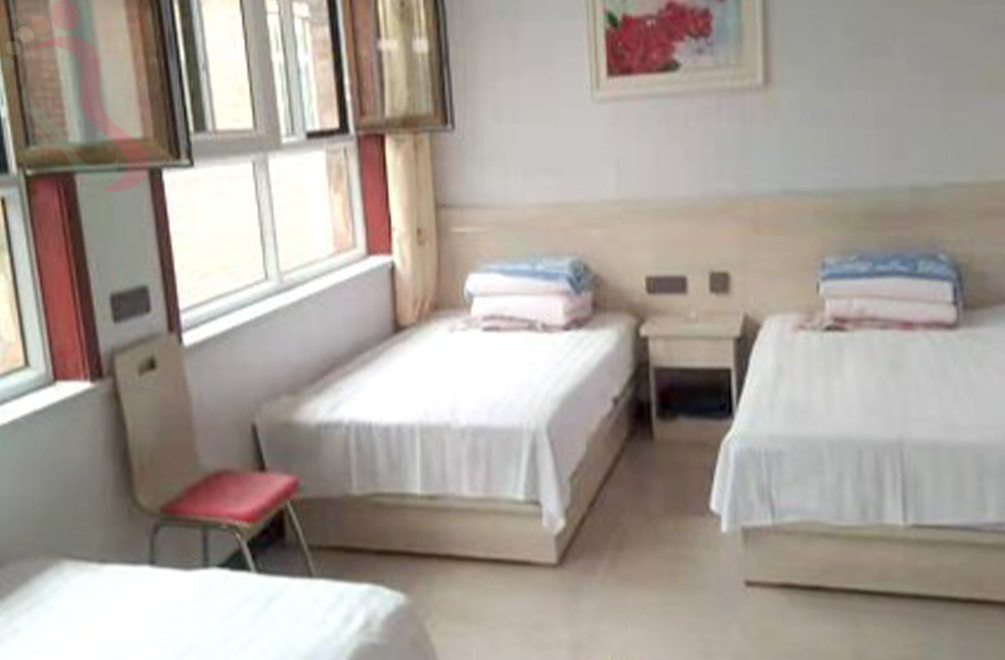 河北承德围场满族蒙古族自治县塞罕坝常顺农家院房间图片1