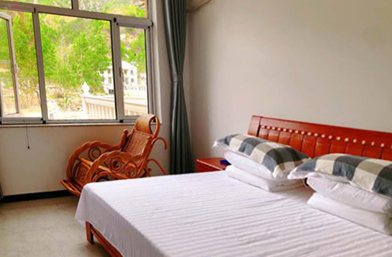 承德市兴隆县花市村泉溪山庄房间图片4