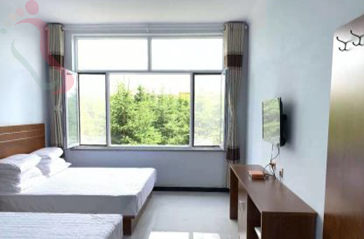 河北承德围场满族蒙古族自治区塞罕坝净言轩民宿房间图片4