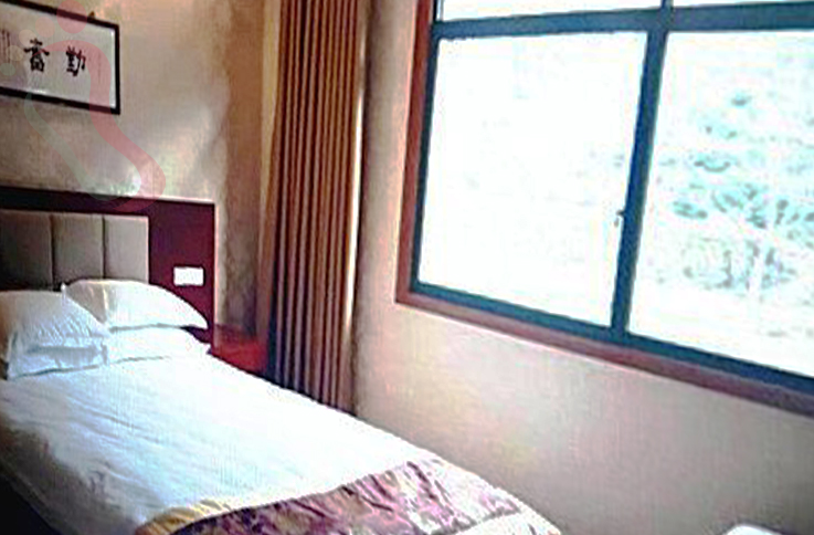 安徽黄山市歙县三阳镇紫云山庄房间图片3