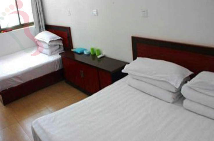 河北承德兴隆县雾灵山西门金聚兴农家院房间图片1