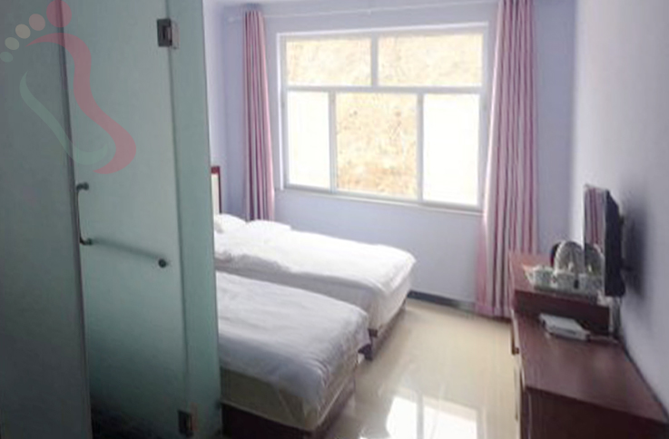 河北承德丰宁坝上草原美夏山庄房间图片1