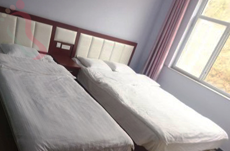 河北承德丰宁坝上草原美夏山庄房间图片4