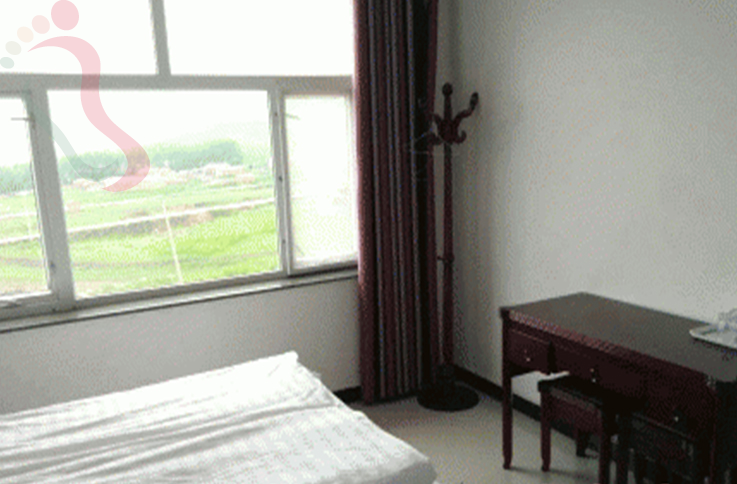 河北承德丰宁满族自治县孤石军马场高家大院房间图片3