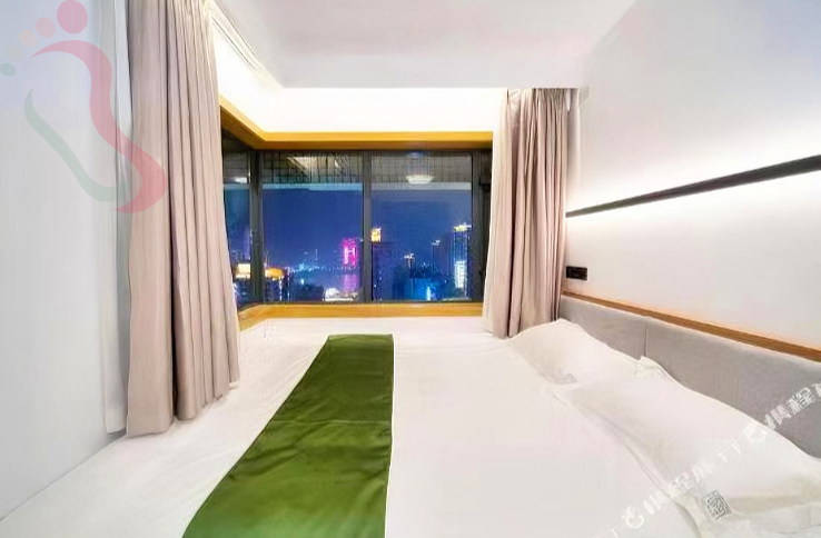 重庆渝中解放碑民宿-重庆零里庭院江景民宿 - 图片4