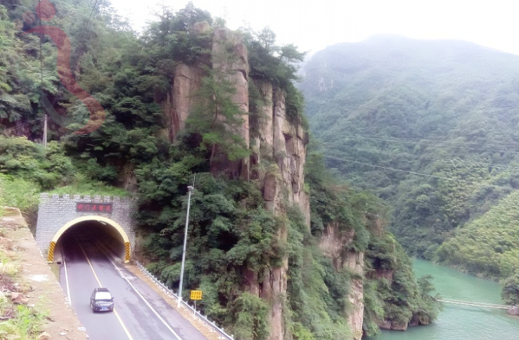 浙江杭州浙西大峡谷聚友家园农家民宿房间图片1