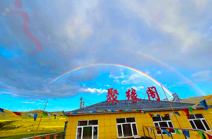 张北天路桦皮岭聚缘阁精品民宿 - 图片1