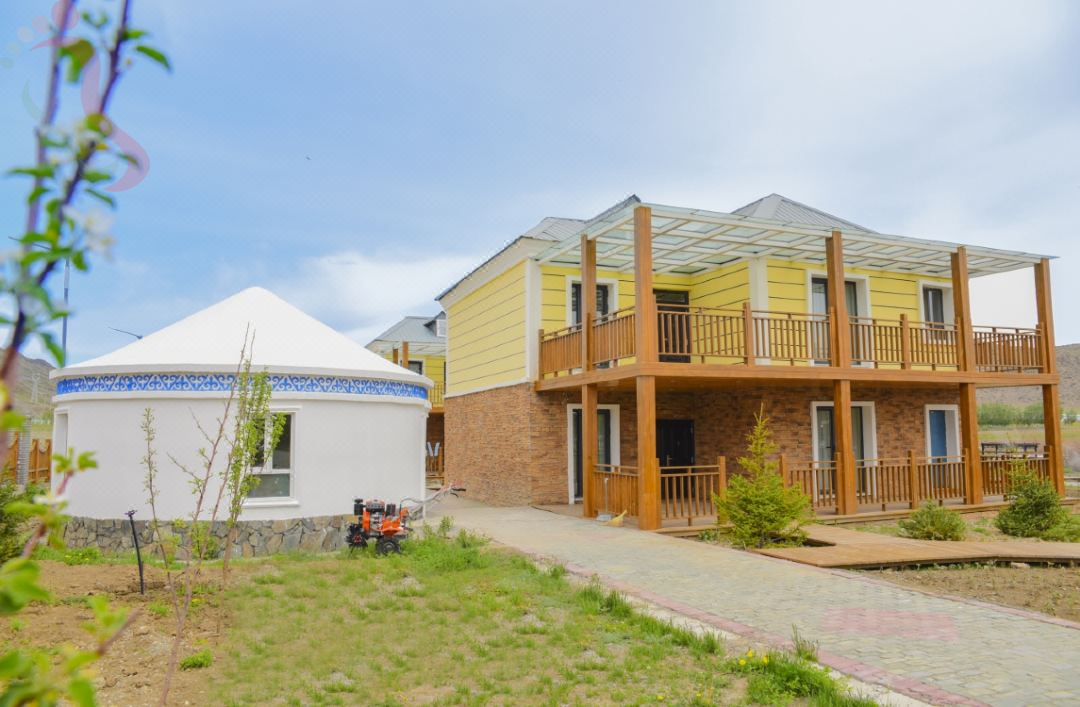 可可苏里花海民宿